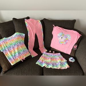 Four piece outfit and it all looks good on you!!Size 8